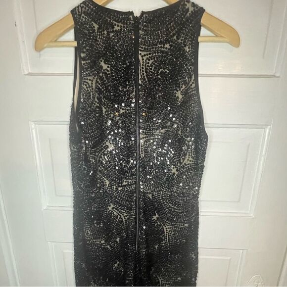 NWTs Alice + Olive Sofia Fully Beaded Jumpsuit w/ Plunging V Neck Size 4 - Picture 8 of 16